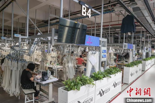 江西南昌 針織服裝企業(yè)趕制出口訂單忙